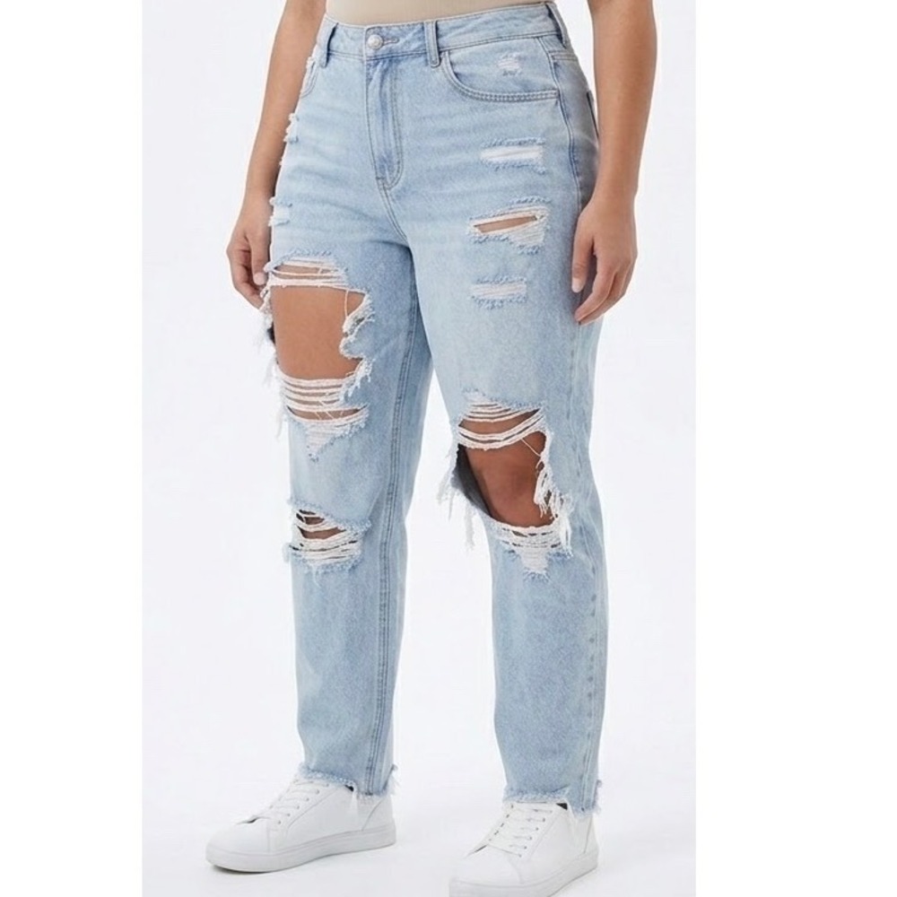 American Eagle Distressed Mom Jeans Light Wash High Rise Size 12 Long